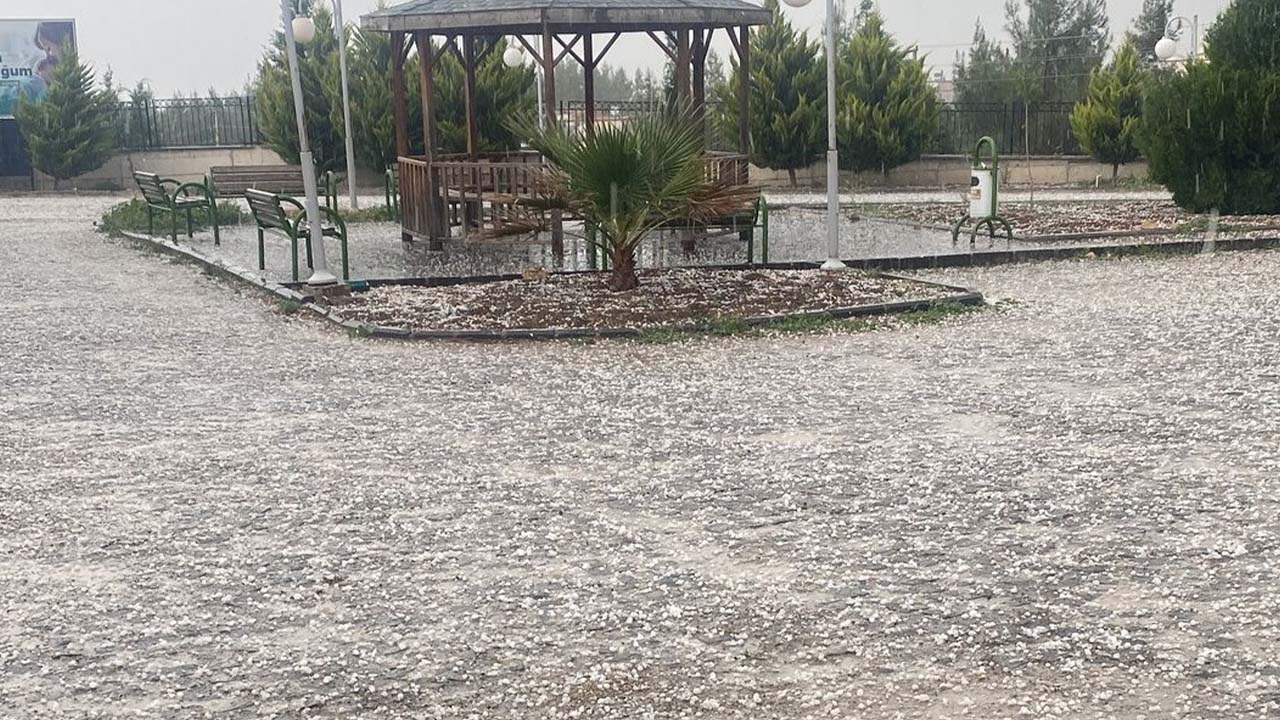 Adıyaman’da fındık büyüklüğünde dolu yağışı etkili oldu