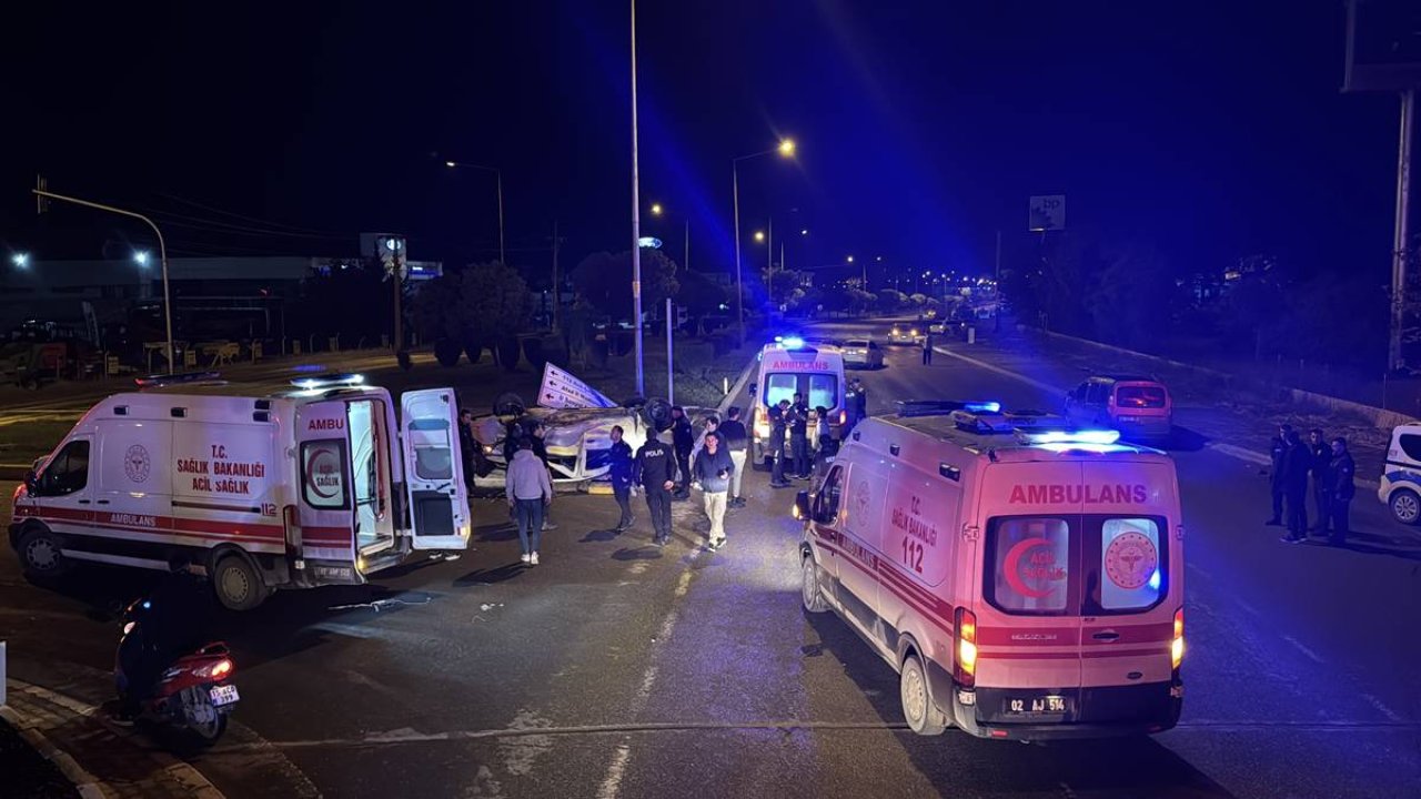 Adıyaman’da otomobil hurdaya döndü: 3 yaralı
