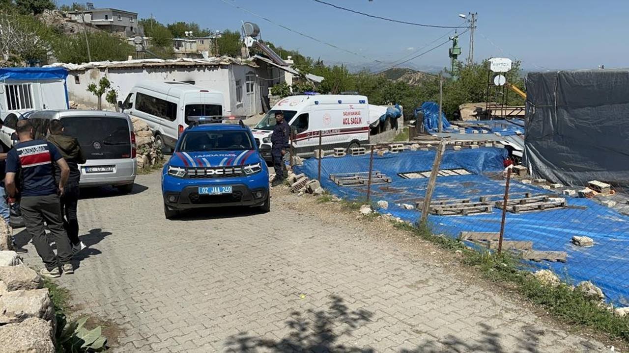 Husumetli aileler karşı karşıya geldi: 5 yaralı, 15 gözaltı