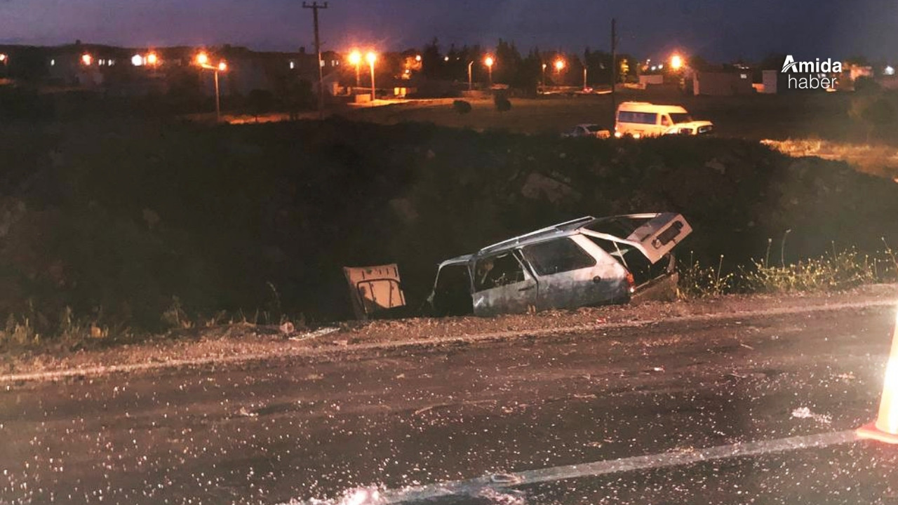 Gaziantep'te otomobil ile minibüsün çarpıştı: 3 yaralı
