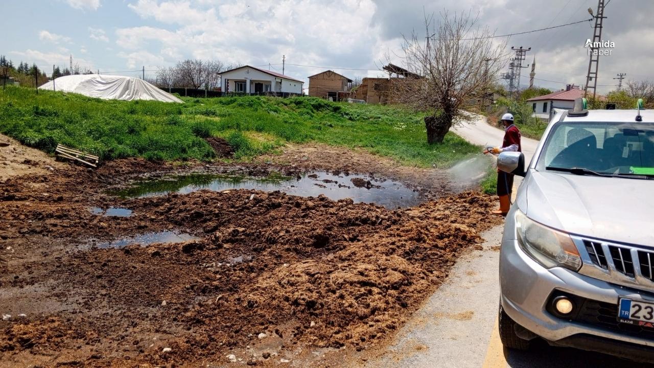 Elazığ’da larva ilaçlama çalışmaları devam ediyor