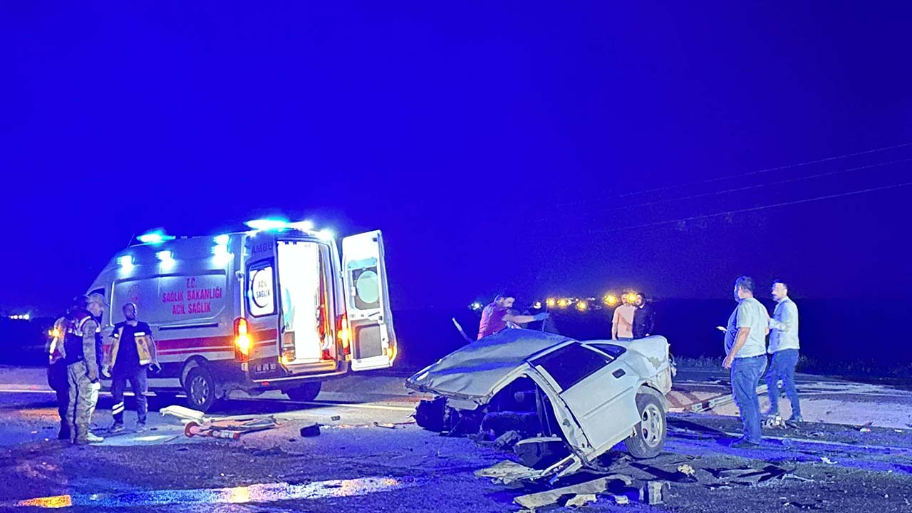 Şanlıurfa'da tır ile otomobil çarpıştı: 1 ölü, 1 yaralı