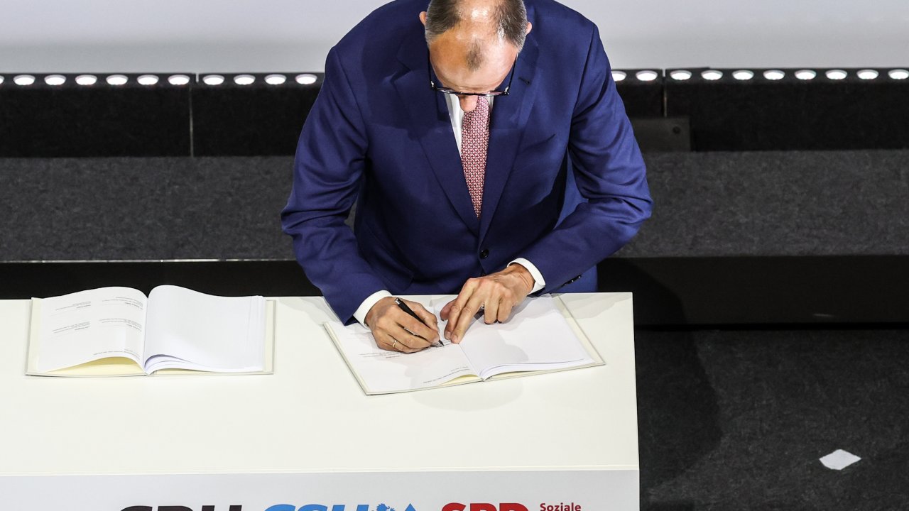 Almanya'da yeni koalisyon hükümeti kuruldu