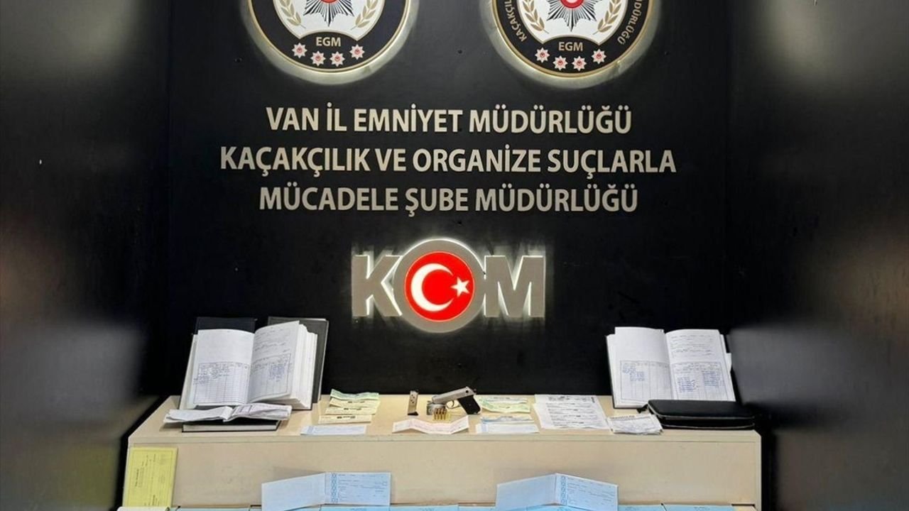 Van'da 19 emekliyi dolandıran 9 şüpheli yakalandı
