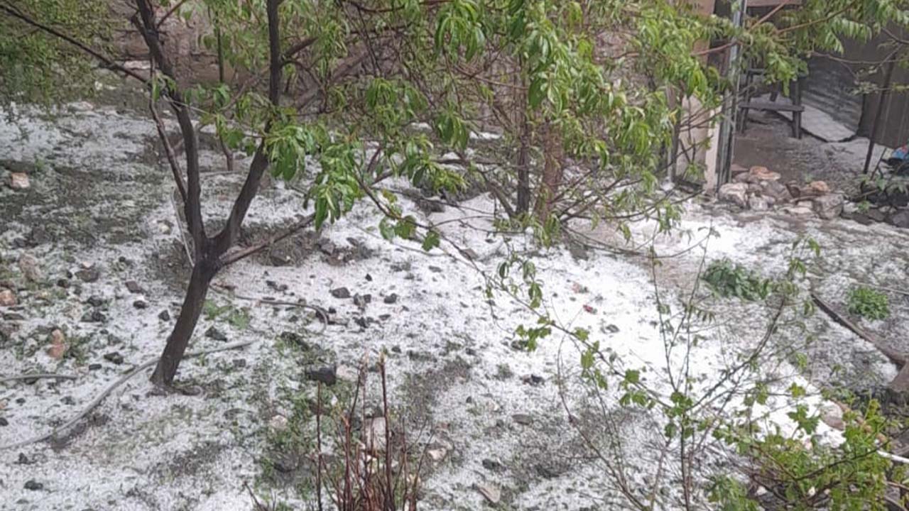 Elazığ’da dolu yağışı etkili oldu