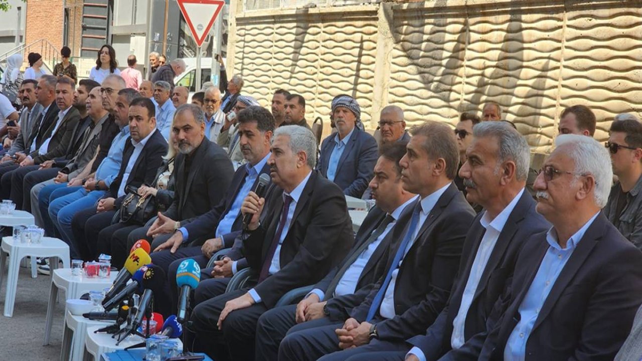Diyarbakır’da DEM Partiye taziye: Başkan Kur'an okudu