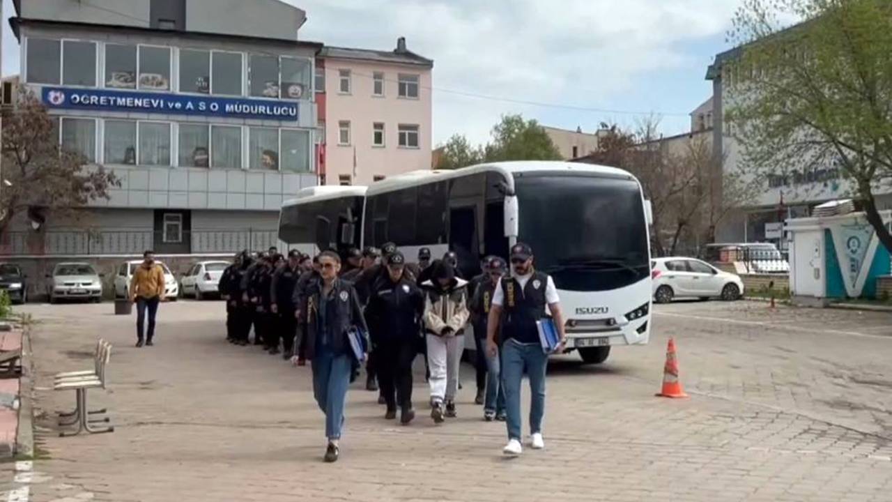 Ağrı merkezli operasyon: Sahte para ve tekne ele geçirildi