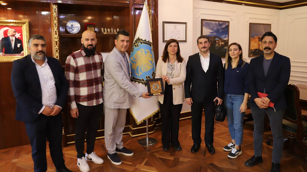 İşitme engellilerden Diyarbakır Büyükşehir’e ziyaret