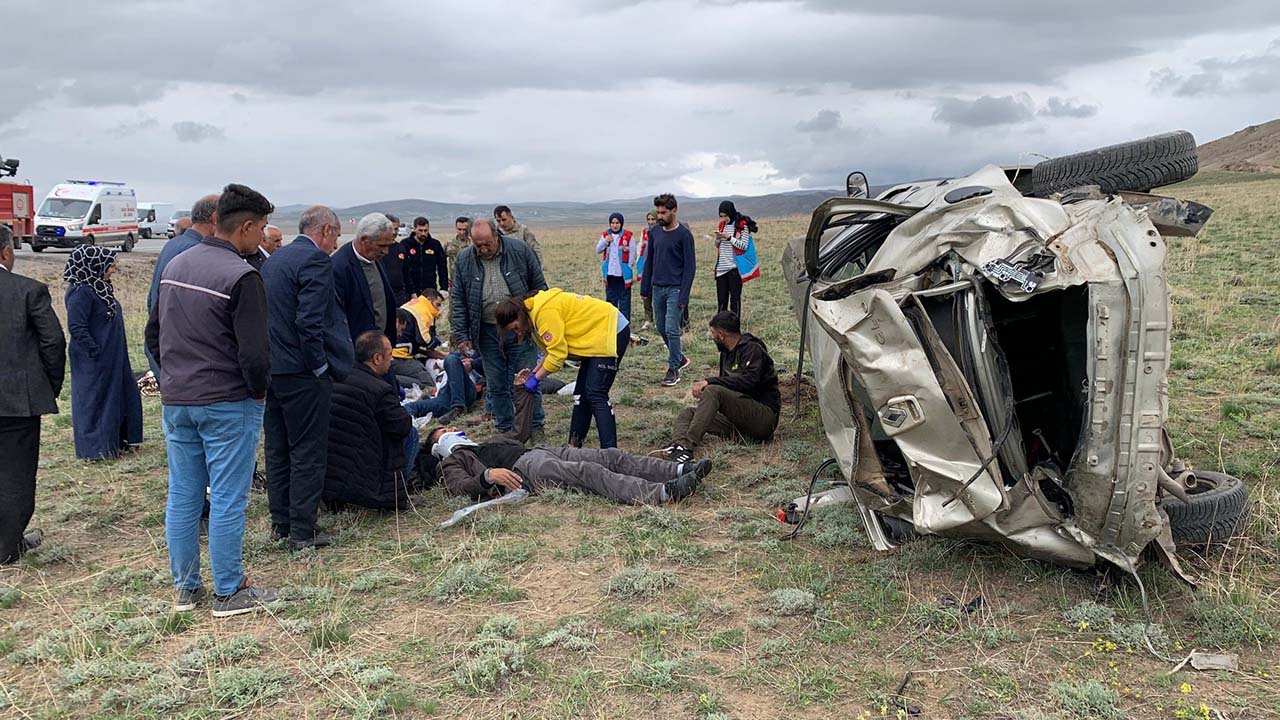 Van’da otomobil takla attı; 1 ölü, 4 yaralı
