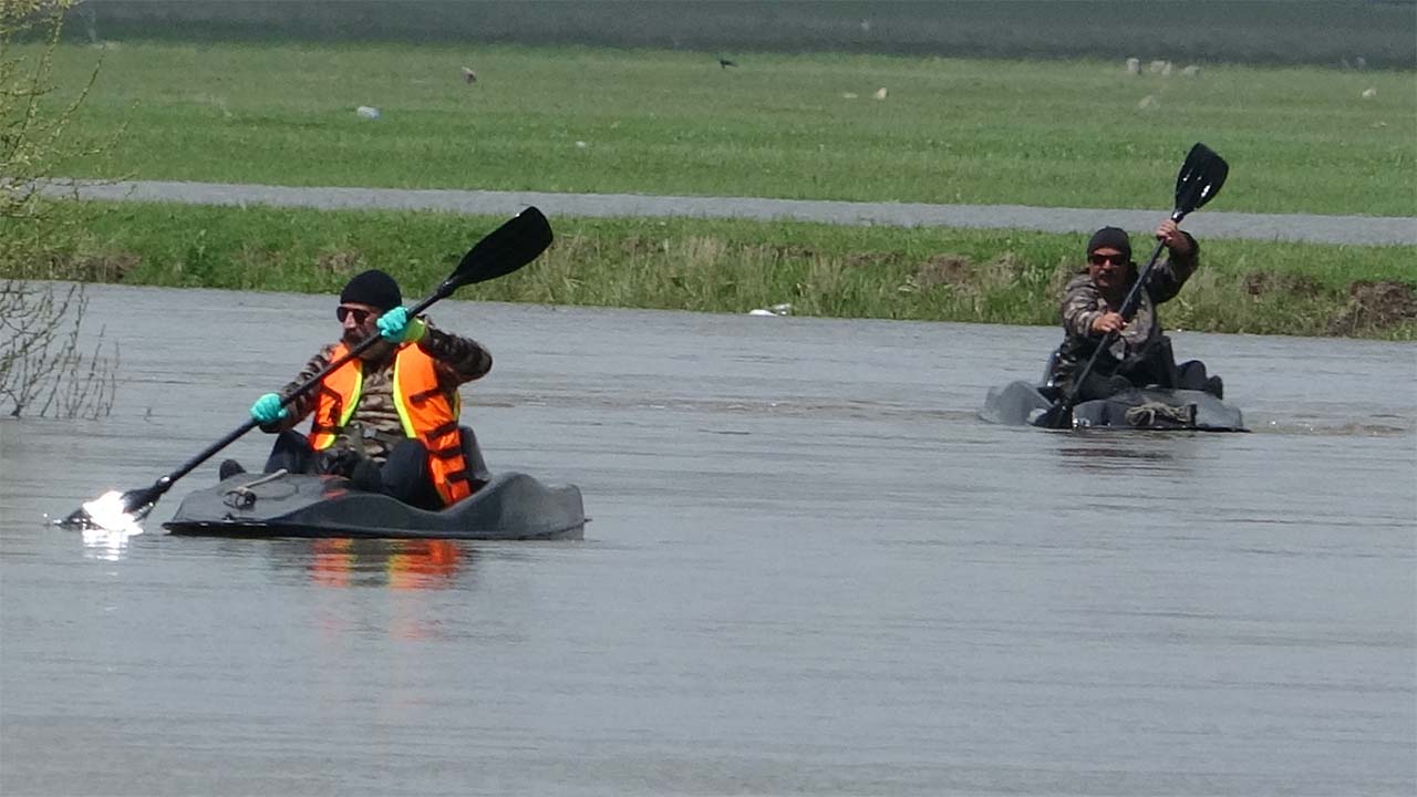 Ardahan Kura Nehri'nde kano heyecanı