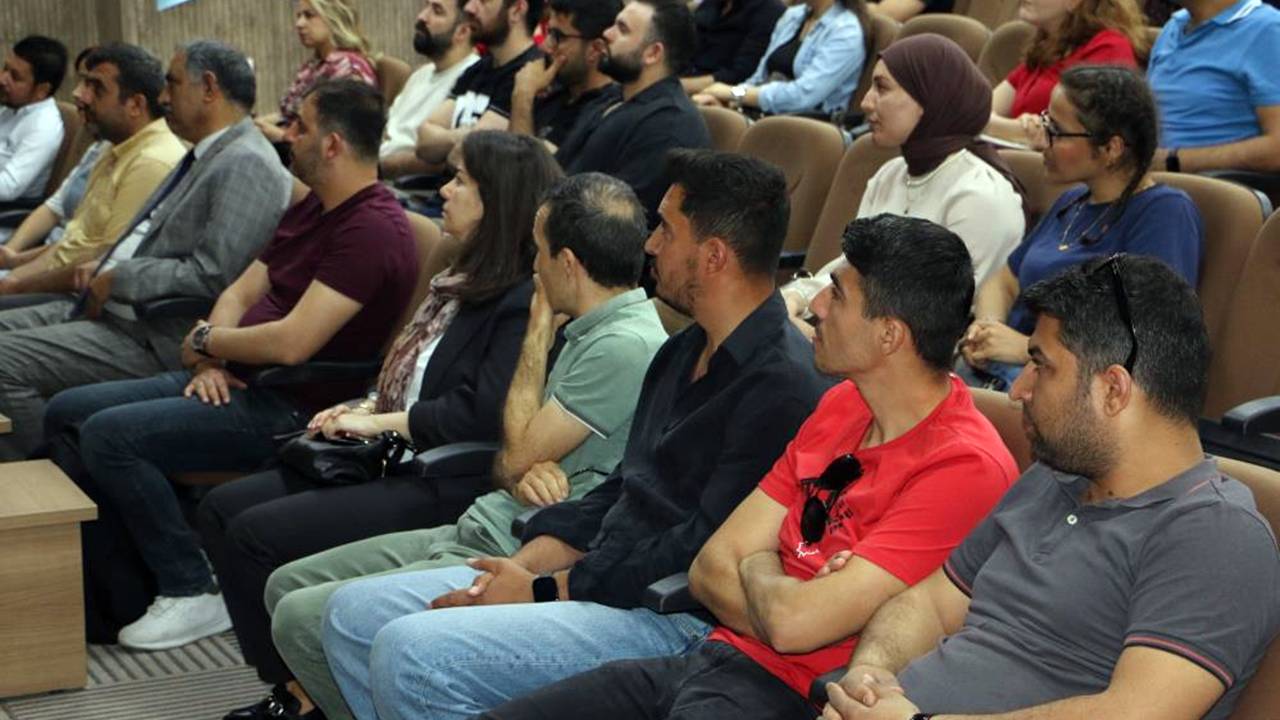 Diyarbakır ve Şanlıurfa’daki 450 köy öğretmenine kalite eğitimi