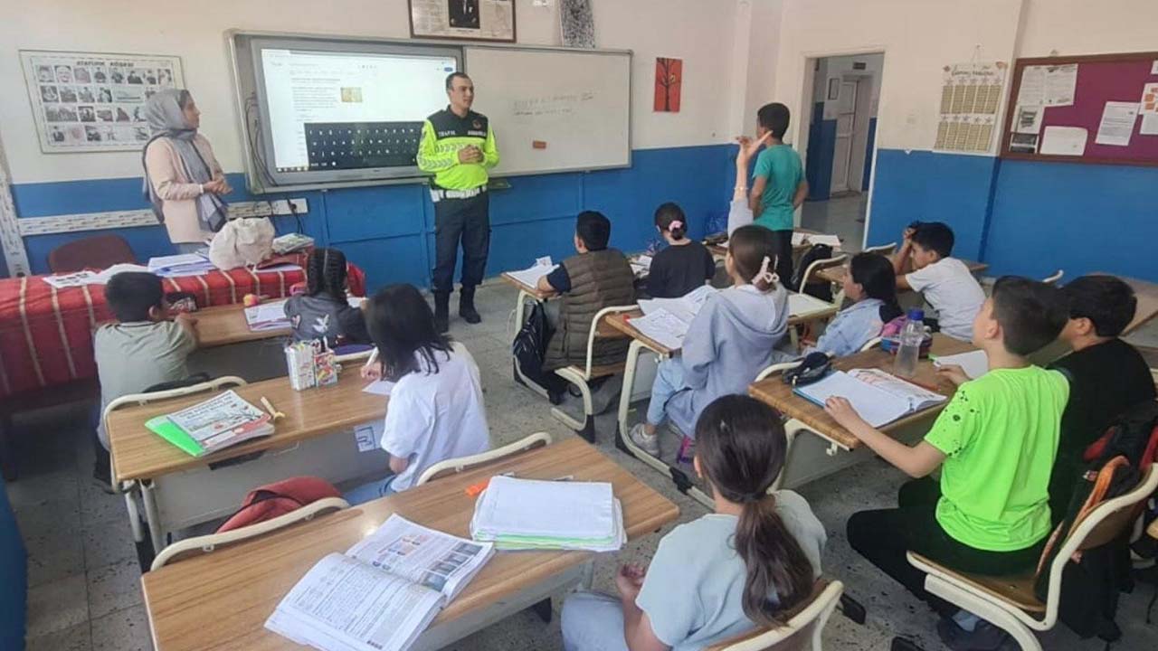 Iğdır'da öğrencilere trafik bilinci eğitimi