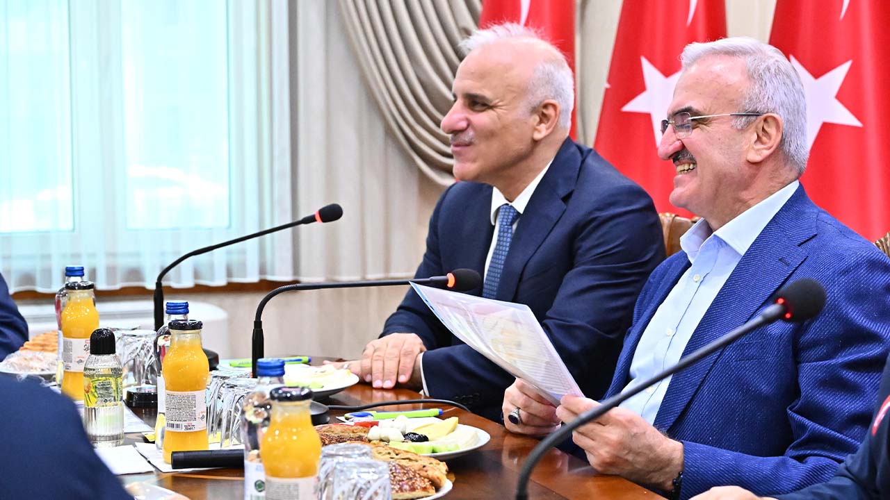 Diyarbakır’da deprem toplantısı: Halef-selef yan yana