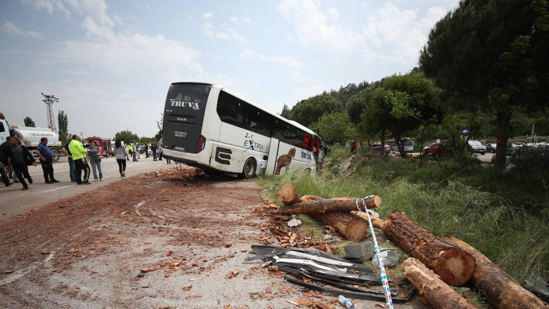 Çanakkale'de katliam gibi zincirleme kaza: 8 ölü, çok sayıda yaralı var!