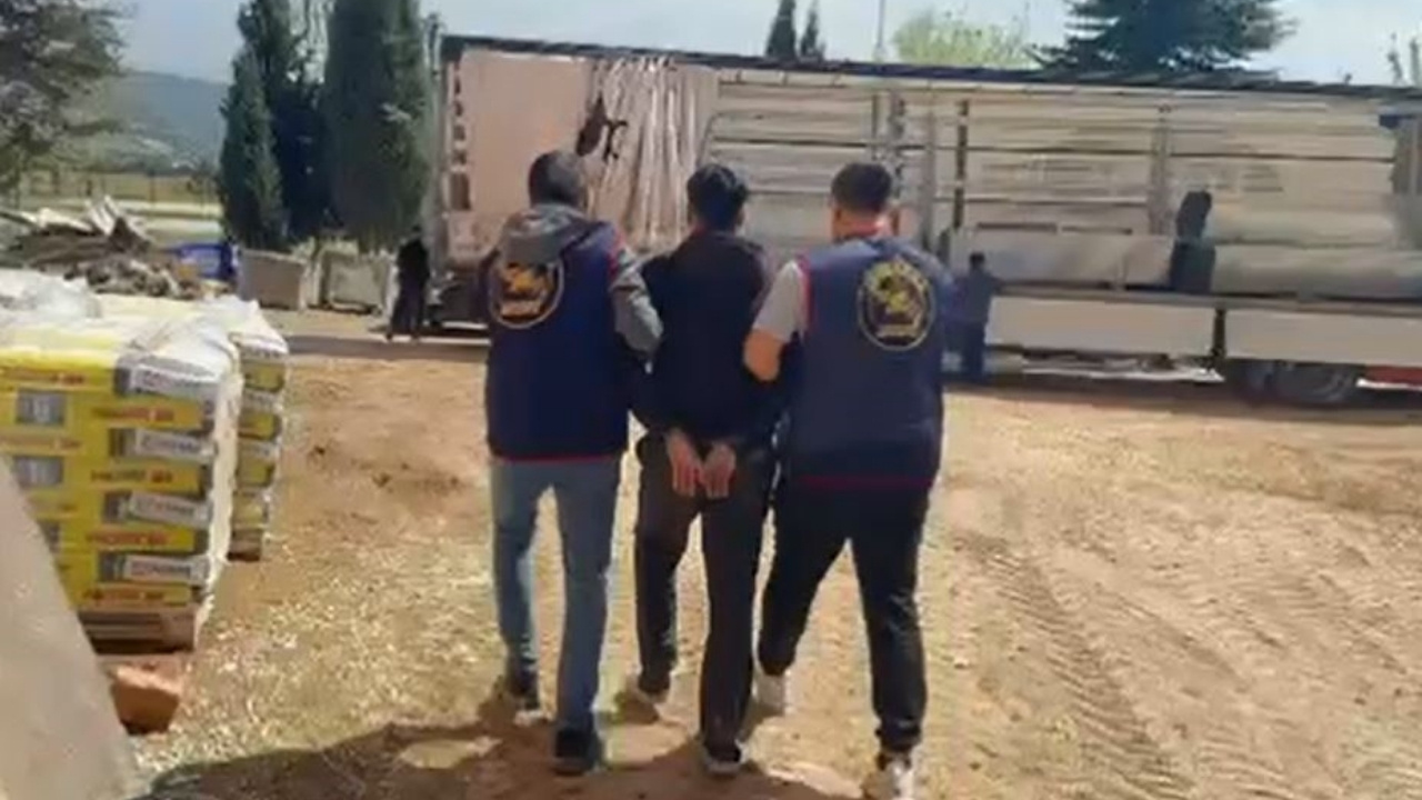Van’da hırsızlık operasyonu: 8 kişiye gözaltı