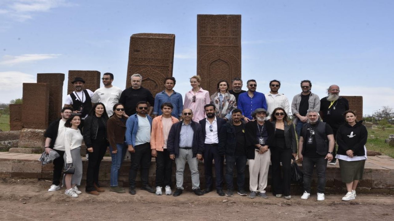 Bitlis Ahlat’taki Selçuklu Mezarlığı’na ünlü akını