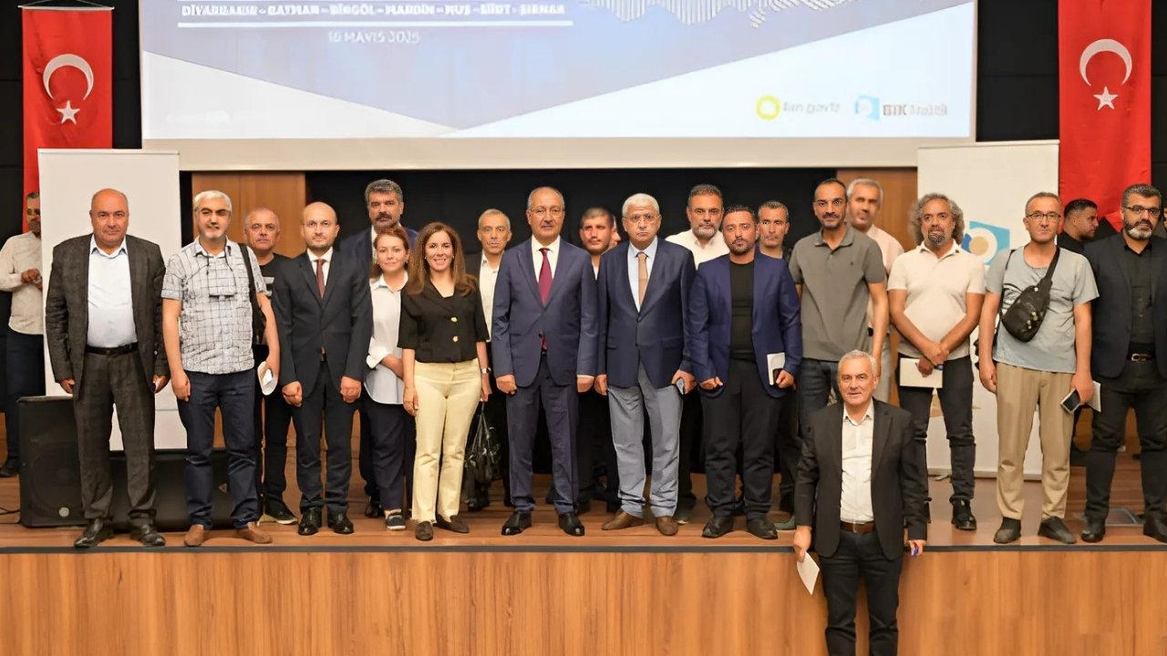 BİK Başkanından uyarı: Yanlış trene bindiniz, inin!