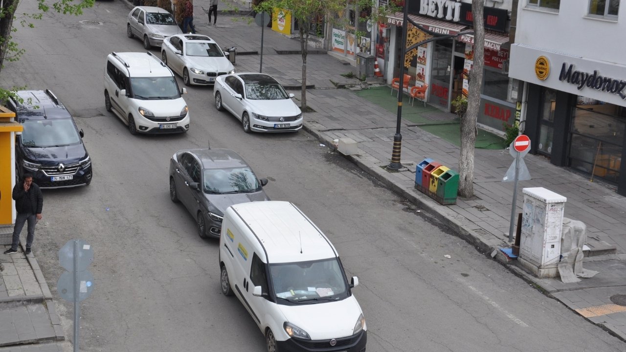 Kars’ta araç sayısı 52 bini aştı: Kişi başına 2 araç düşüyor
