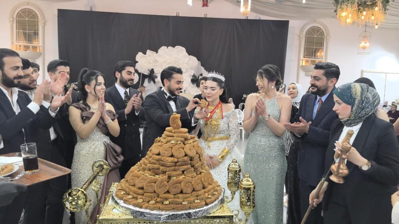 Diyarbakır’daki düğünde pasta yerine 21 katlı burma kadayıf
