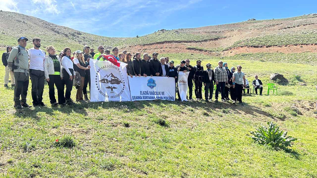 Elâzığ Palu’da doğa yürüyüşü düzenlendi