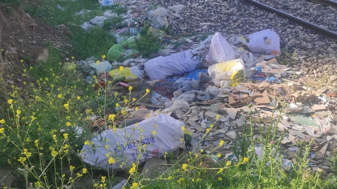 Diyarbakır’da ‘moloz’ fırsatçılığı: Döküp kaçtılar!