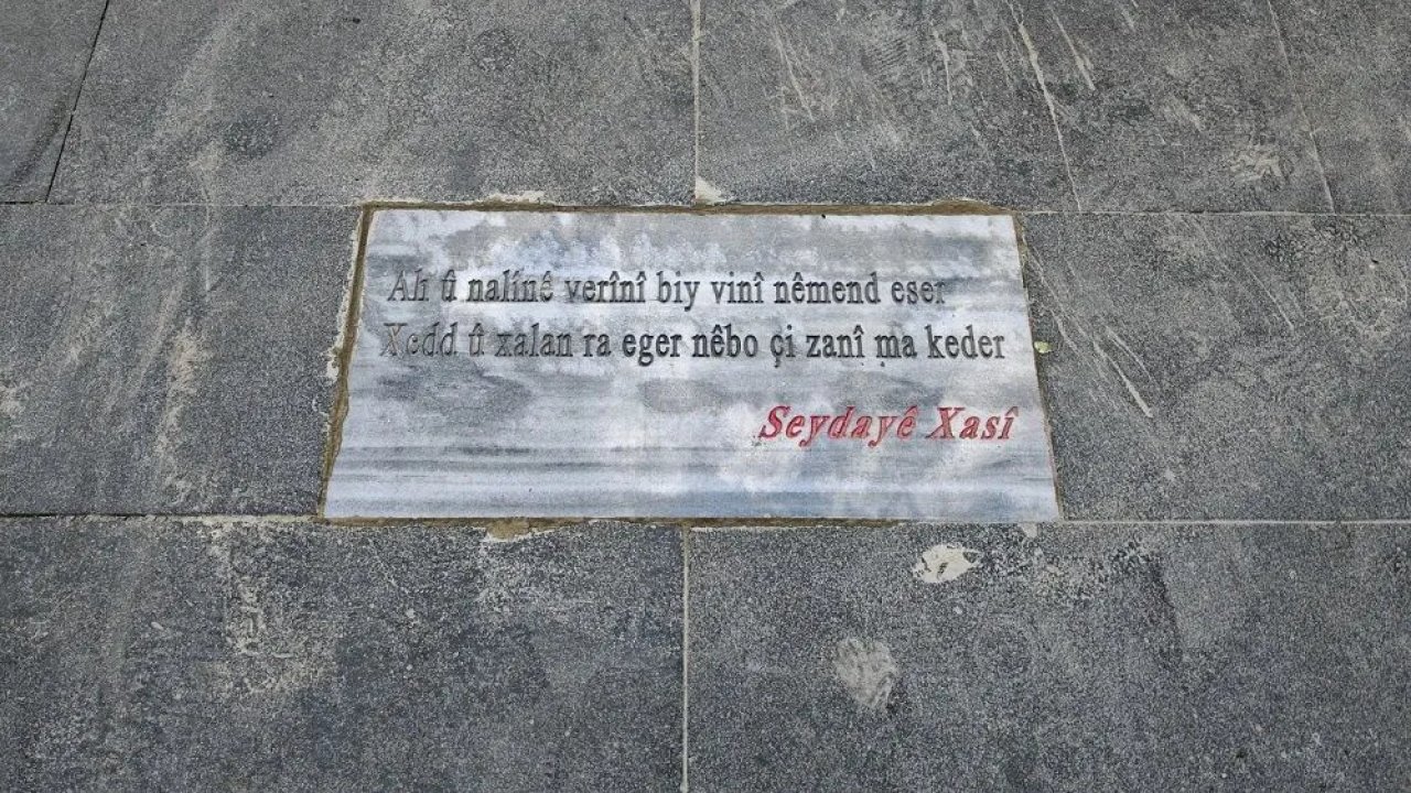 Diyarbakır’ın Kaldırımlarına Yazılan Beyitler Üzerine!