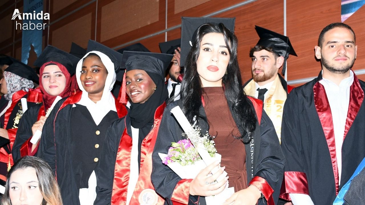 Diyarbakır’da 14 farklı ülkeden öğrenci mezun oldu
