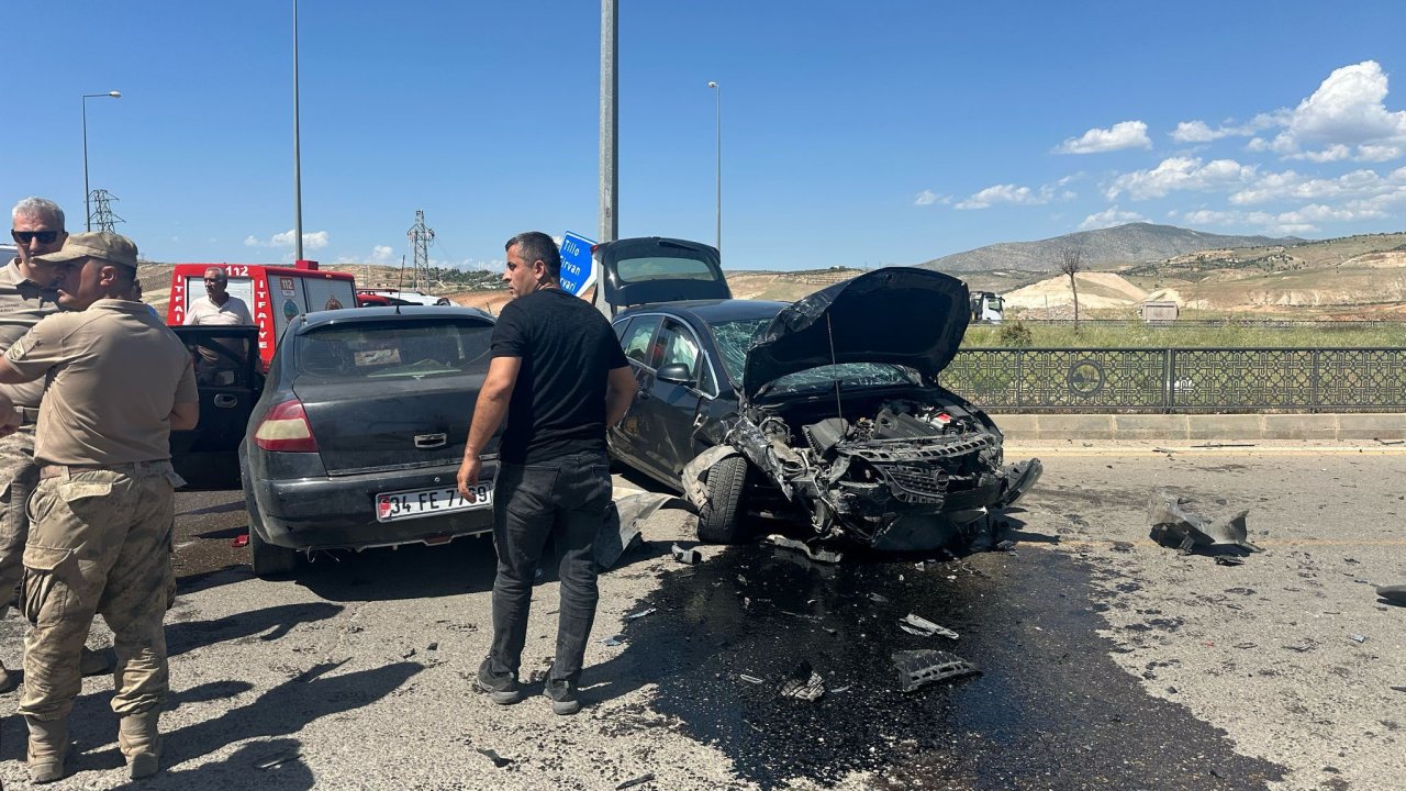 Siirt'te trafik kazası: 1’i ağır 4 yaralı