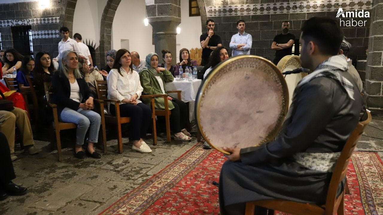 Serra Bucak, İranlı sanatçılara hayran kaldı