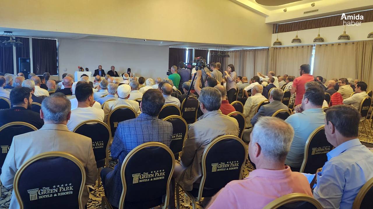Diyarbakır’da Kürt siyaseti masaya yatırıldı