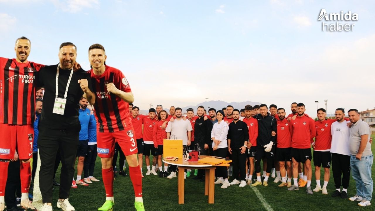 Maç başlamadan Van’a para yağdı