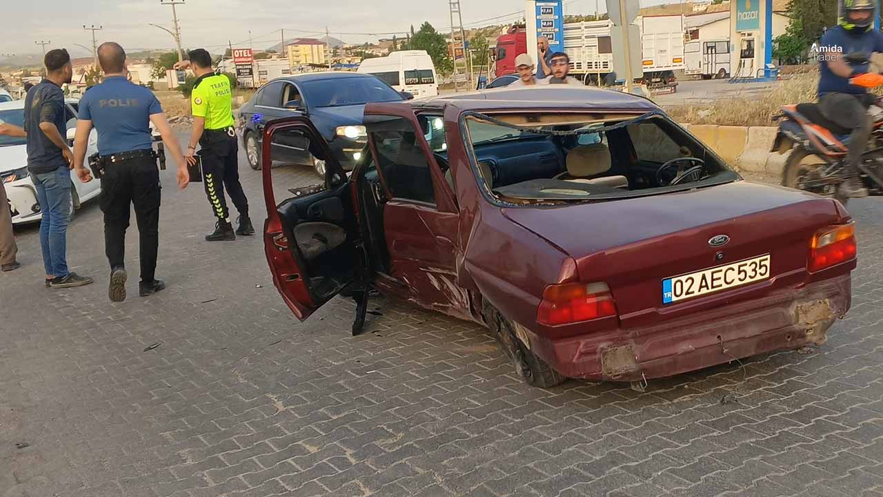 Adıyaman’da iki otomobil çarpıştı: 1 yaralı
