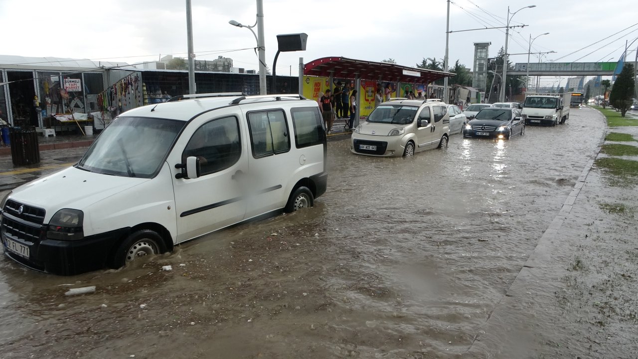 Malatya'yı sağanak vurdu