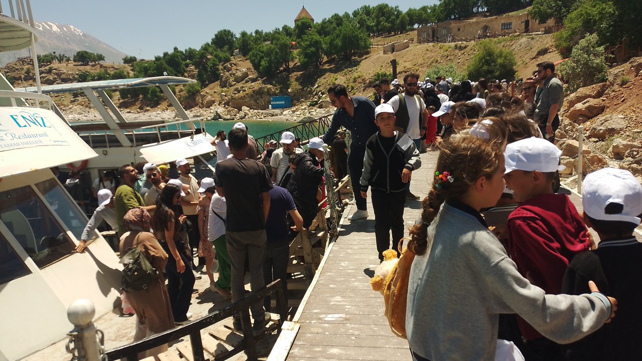 22. Akdamar Çocuk ve Gençlik Tiyatroları Şenliği sona erdi