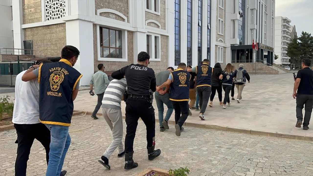 Adıyaman’da fuhuş operasyonunda 3 şahıs tutuklandı