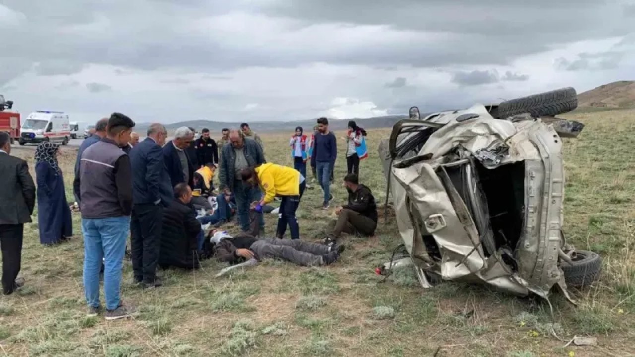 Sivas'ta otobüs ve tıra çarpan otomobil takla attı: 1 ölü, 4 yaralı