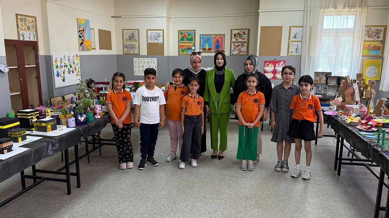 Batman'da öğrenciler atık malzemelerden ders materyalleri oluşturdu