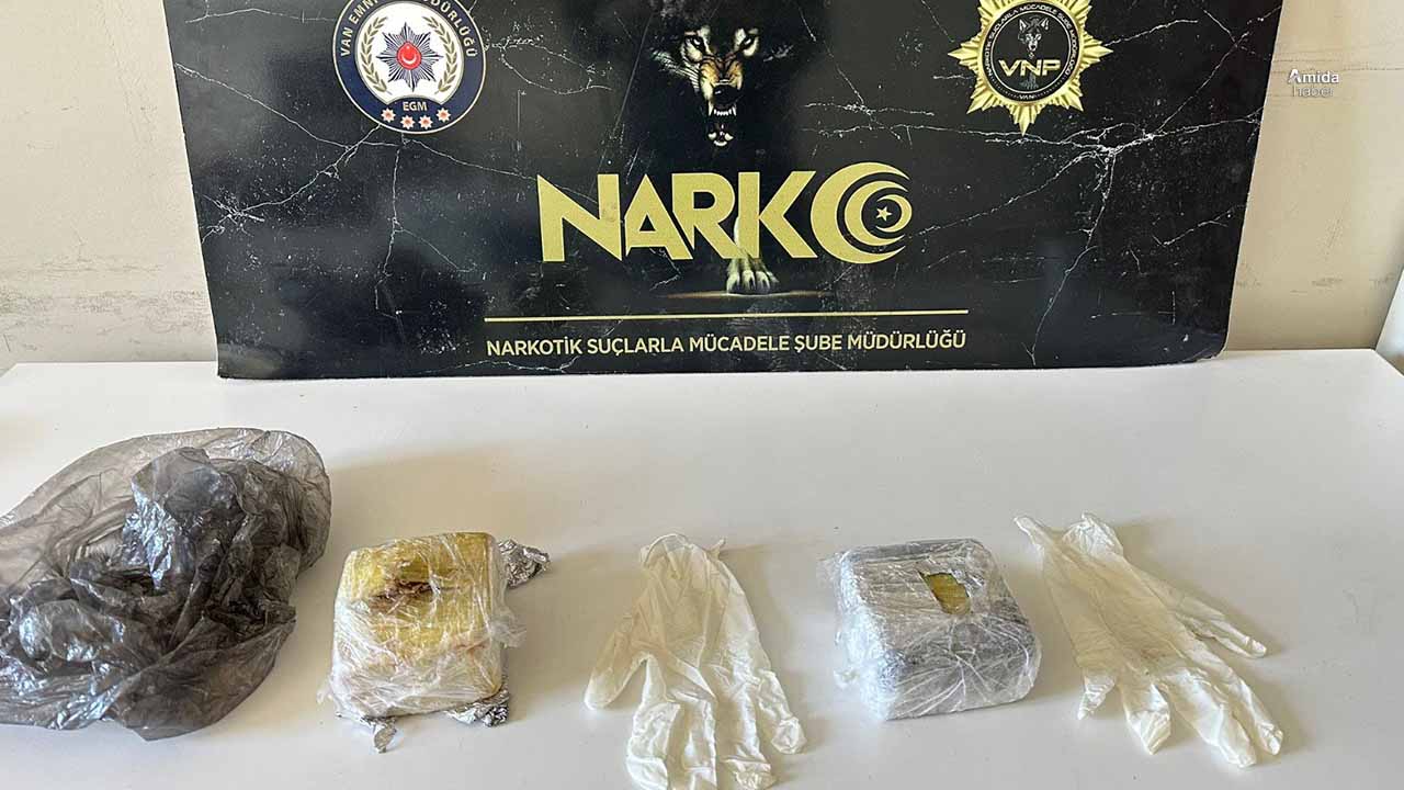 Van'da operasyon: 2 kilo 557 gram uyuşturucu ele geçirildi
