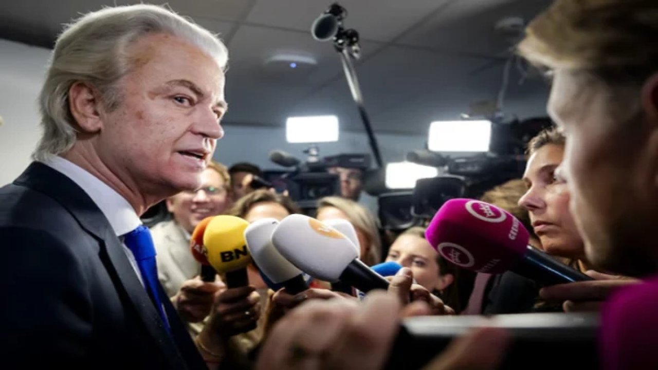 Hollanda’da hükümet düştü
