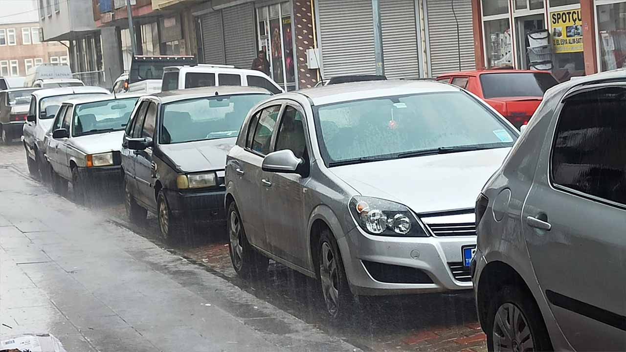 Bitlis’te şiddetli yağmur etkili oldu