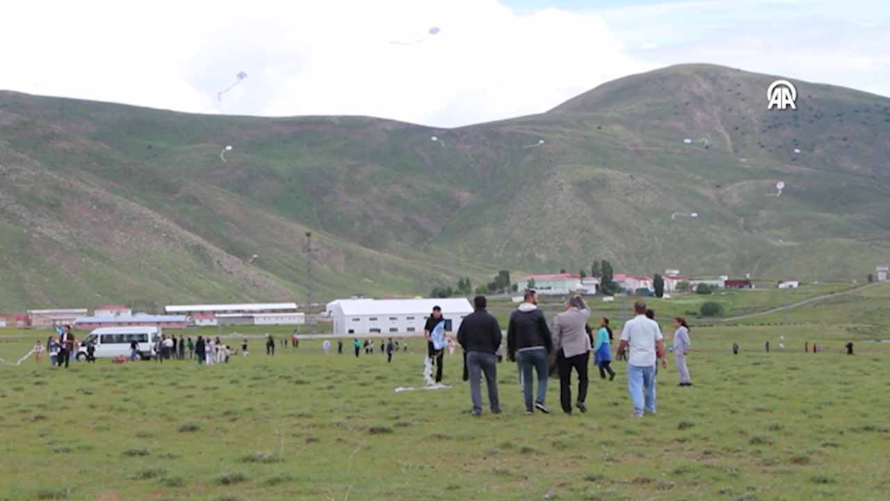 Bingöl’de uçurtma şenliği düzenlendi