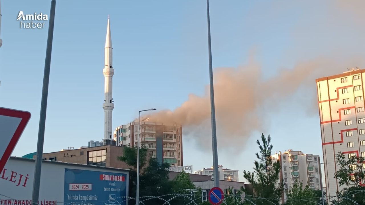Diyarbakır’da site yangını: Mahsur kalanlar var