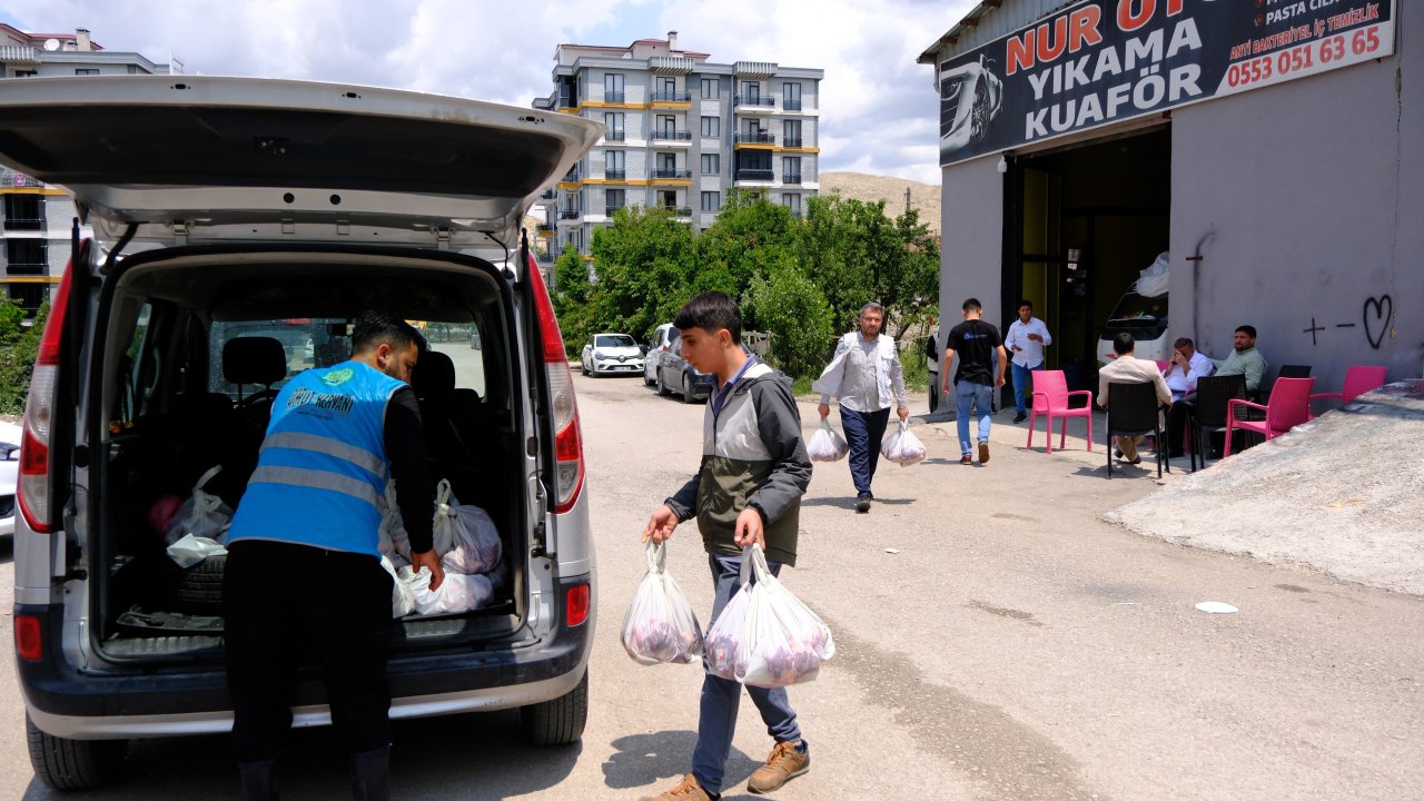 Van'da geleneksel toplu kurban kesimi