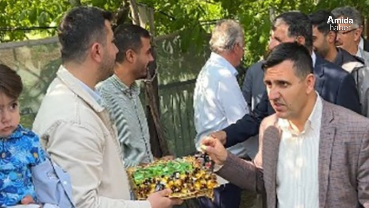 Bitlis'te bayram töreni birlik ve beraberlik içinde kutlanıyor