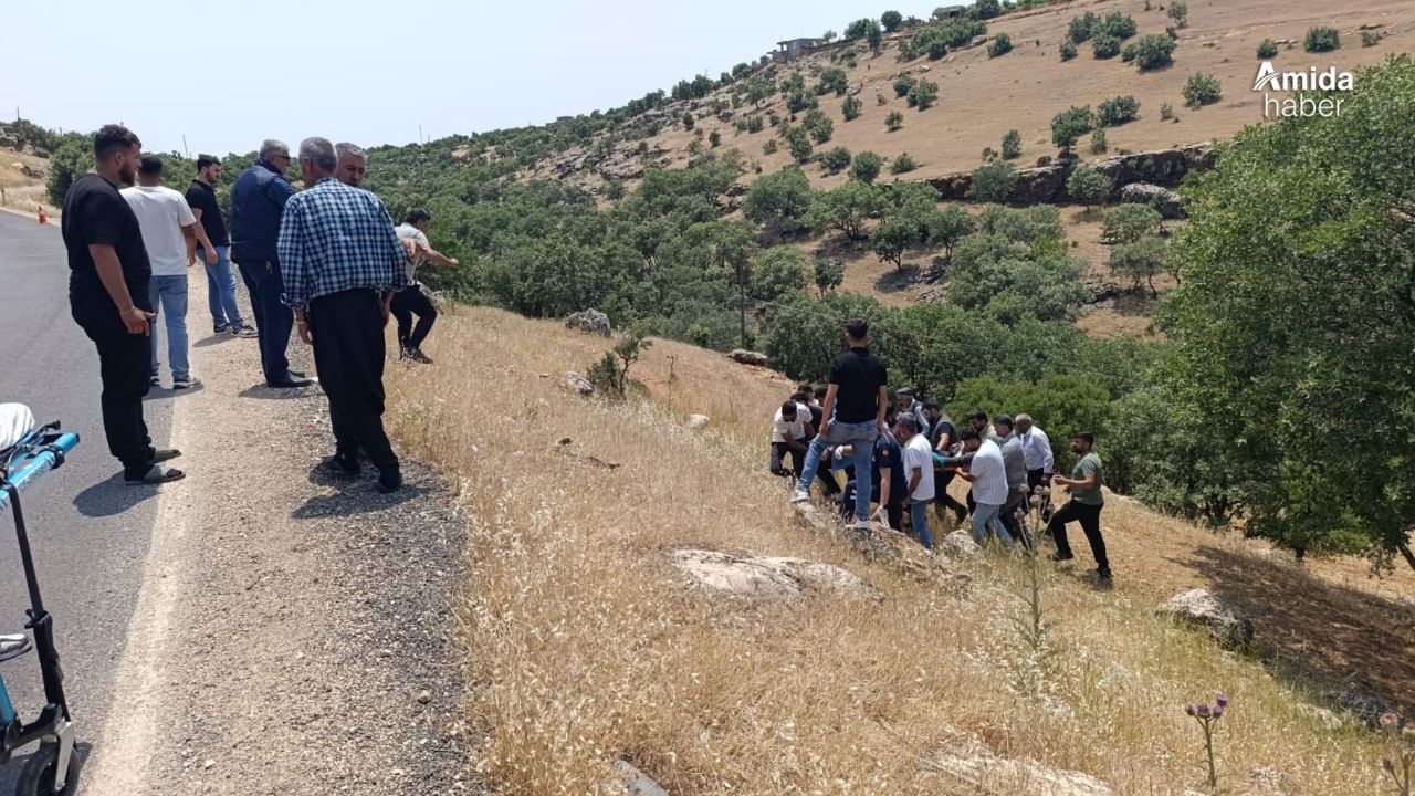 Diyarbakır'da motosiklet devrildi: Sürücü yaralandı
