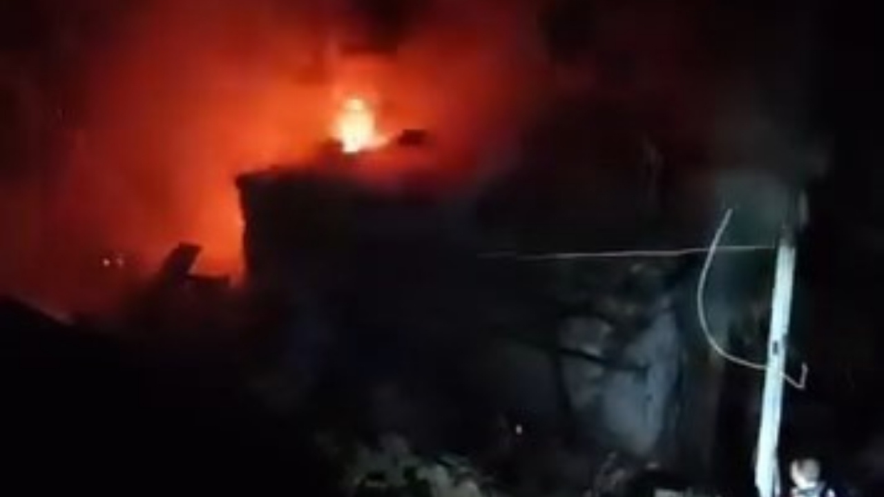 Bingöl’de ormanlık alanda çıkan yangın eve sıçradı
