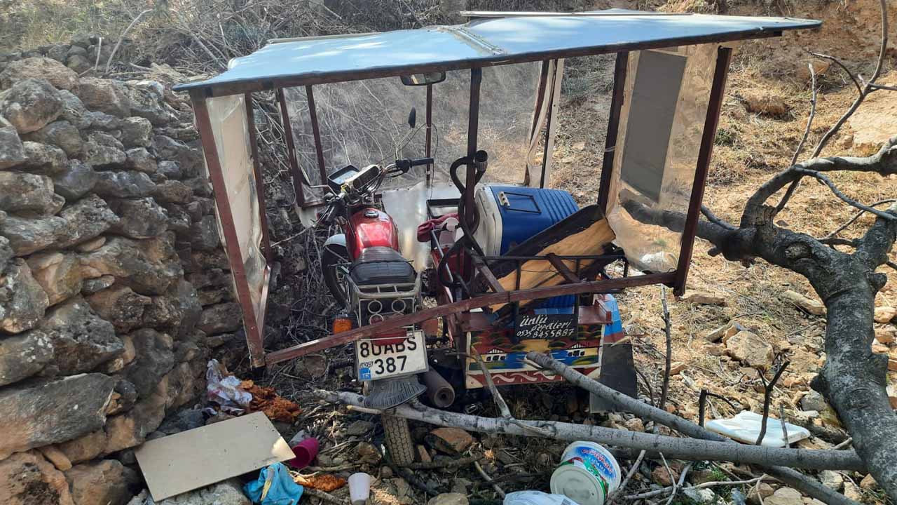 Gaziantep'te motosiklet devrildi: 3 yaralı