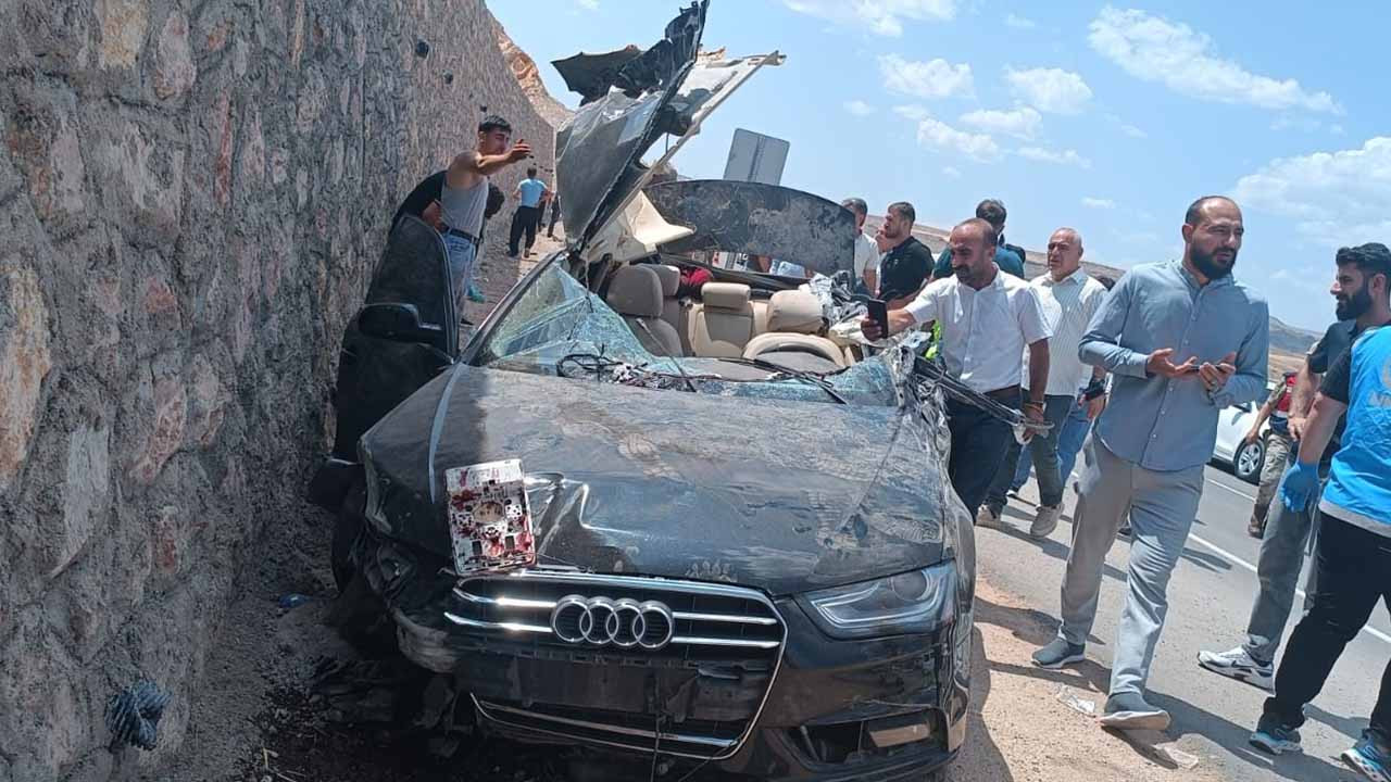 Siirt'te feci kaza: Ölü ve yaralılar var
