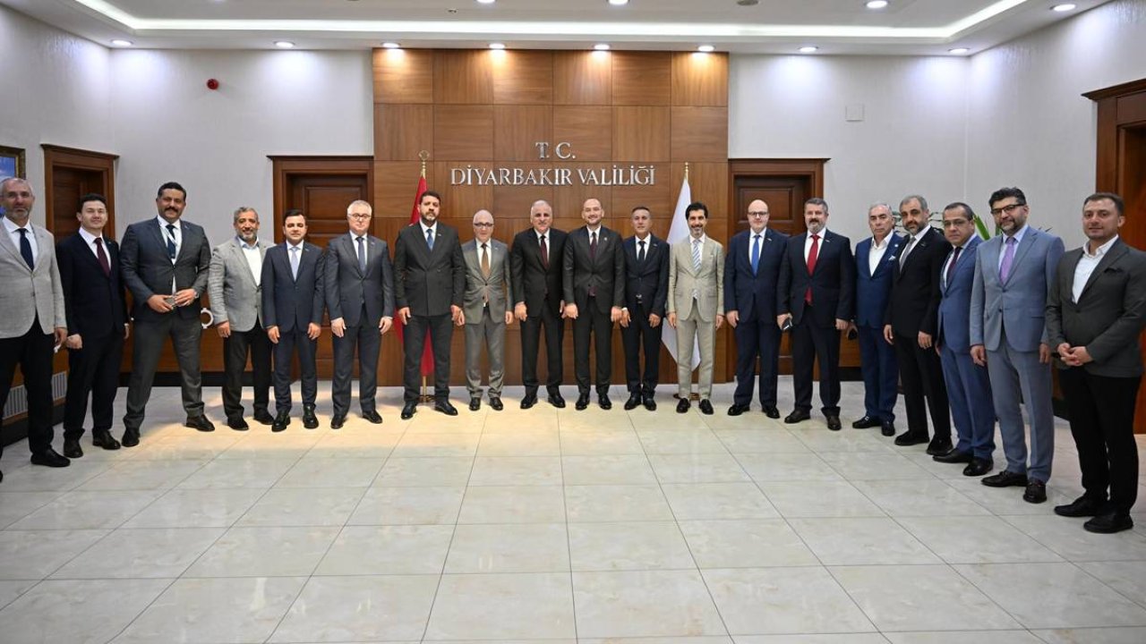 İş insanları Diyarbakır’da buluştu: Kürtçe seslendi
