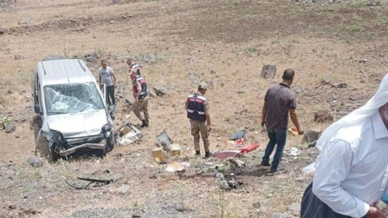 Şanlıurfa’da araç takla attı: 2’si bebek 4 ağır yaralı